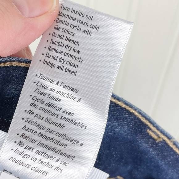 Paige Denim Verdugo Crop Dark Wash Zach Distressed Jeans Women's Size 31 - Picture 7 of 8